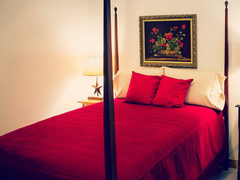 15/02/2018-6 Extra Touches to Give a Guest Bedroom